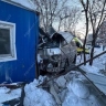 В центре Белогорска автомобиль врезался в постройку