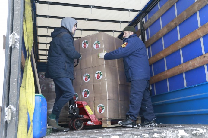Партия гуманитарной помощи направлена из Ярославля в подшефный Акимовский район