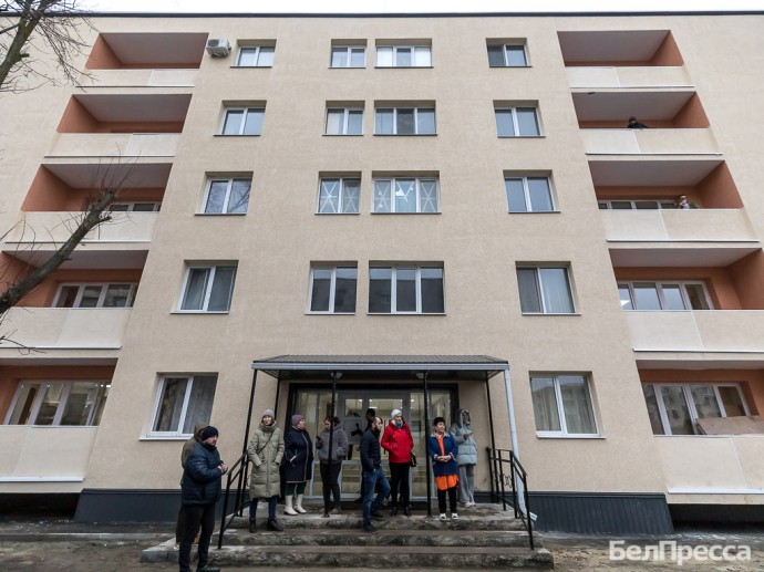 Вячеслав Гладков проверил в Белгороде ход капремонта общежитий