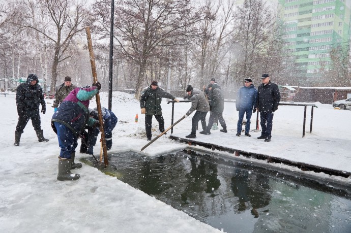 Вадим Супиков проверил ход подготовки купели на пляже микрорайона ГПЗ-24 в Пензе