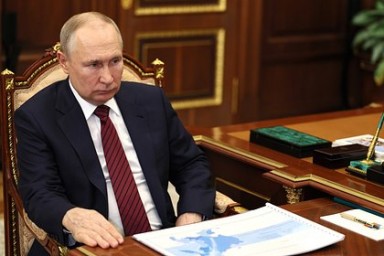 Путин наградил 100-летнего участника обороны Ленинграда орденом Почета