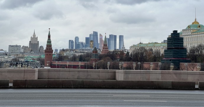 В Кремле прокомментировали внесение российских банков в санкционный список США