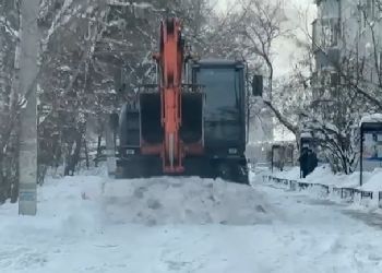 Снег вывезли из сотен благовещенских дворов