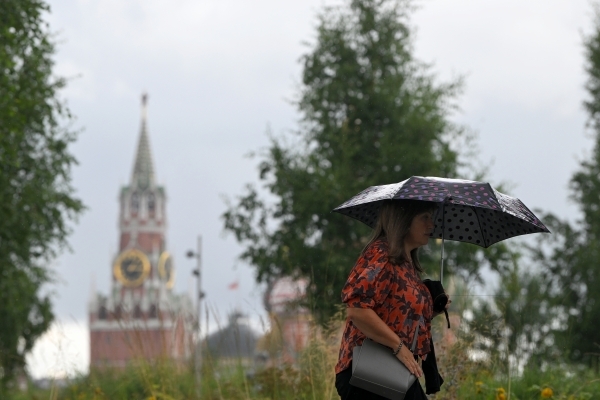 Синоптик предупредил о похолодании и кратковременных дождях в Москве и Подмосковье