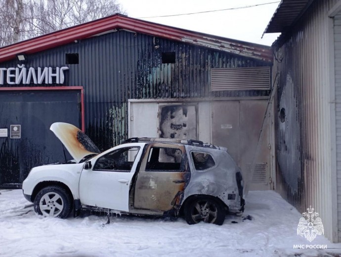 На Одоевском шоссе в Туле загорелась машина