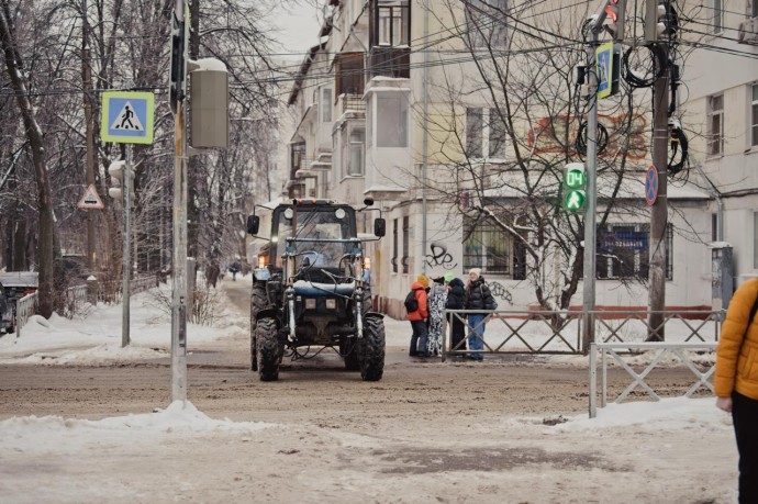 В Ярославле убирают последствия ледяного дождя