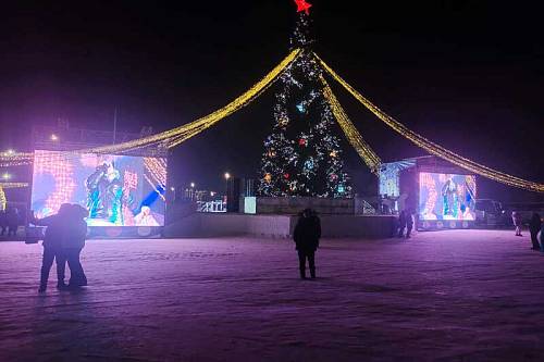 Впервые в Благовещенске новогоднее представление транслировали на больших экранах