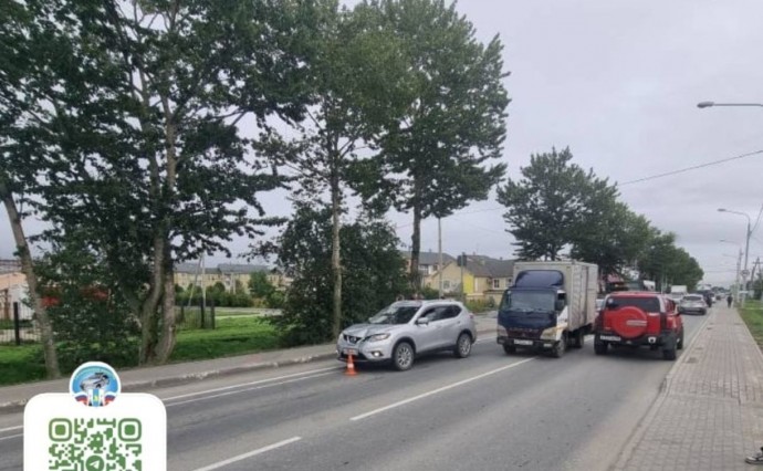 В Южно-Сахалинске 89-летняя женщина попала под колёса автомобиля