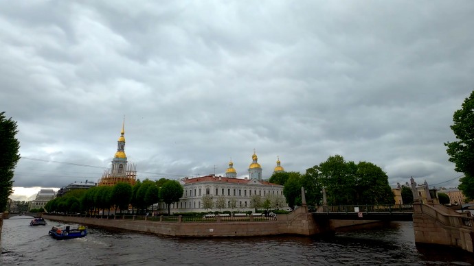 Атмосферный фронт принесет грозу в Петербург