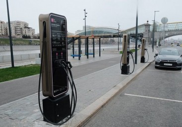 Сеть зарядных станций для электромобилей в Москве к 2030 году планируют увеличить до 30 000 штук