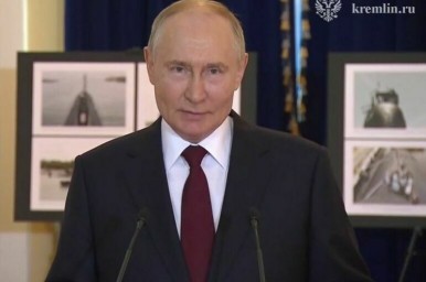 Путин встретился с иностранными делегациями, прибывшими в Петербург на День ВМФ