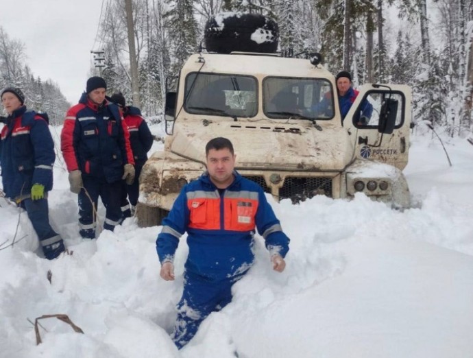 В Новгородской области электричество восстанавливают 108 бригад энергетиков