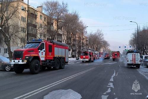 В Благовещенске огнеборцы спасли на пожаре 12 человек