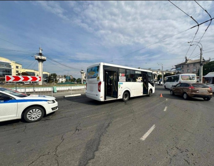 Автобус насмерть сбил женщину в районе Центрального рынка в Симферополе