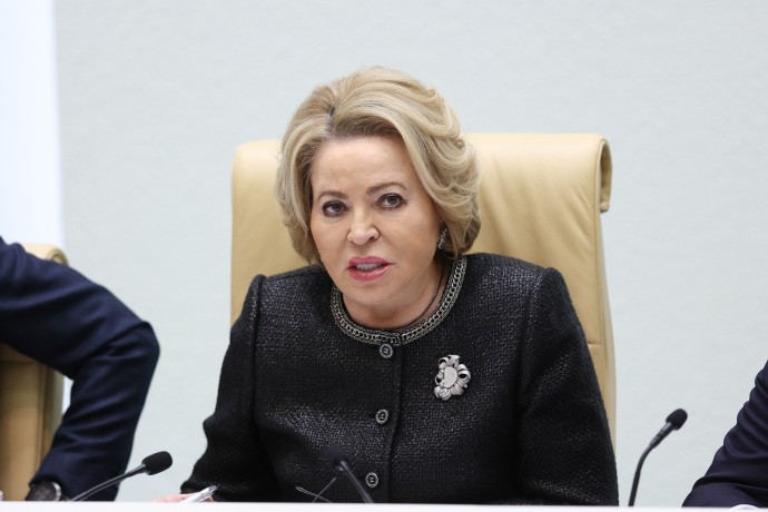 Матвиенко посоветовала главе Минтруда сообщать людям понятную информацию