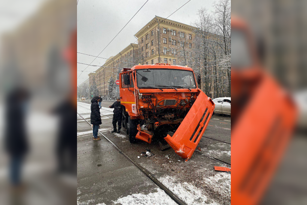 Авария с участием трамвая произошла на северо-западе Москвы