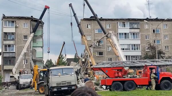 В Нижнем Тагиле из-под завалов дома спасли девочку-подростка