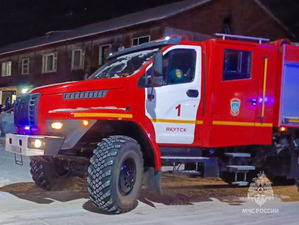 При пожаре в жилом доме Якутска погиб человек