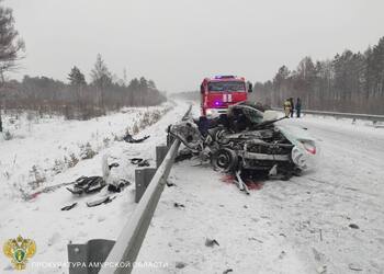 В тройном ДТП на федеральной трассе в Приамурье погибли сотрудники МЧС