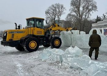 В Белогорске завершили демонтаж снежного городка