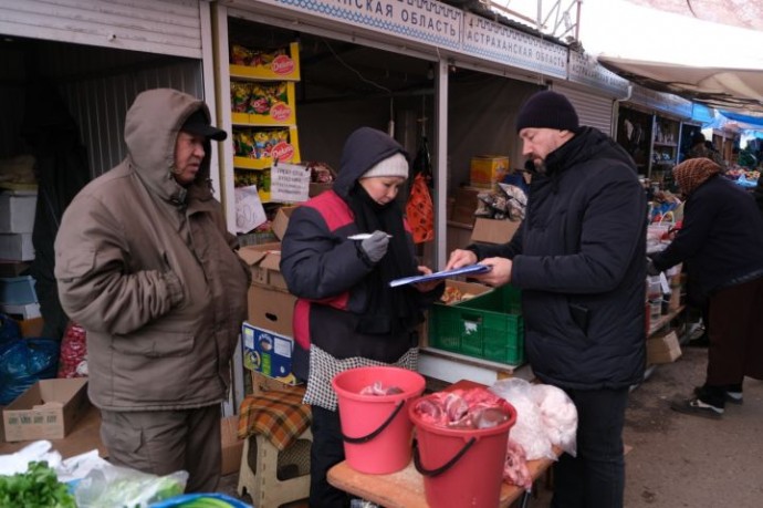 В Астрахани продолжается борьба с незаконной торговлей