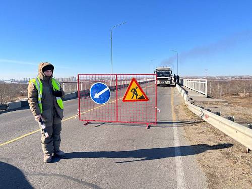 Реверсивное движение ввели на старом мосту через Зею в Благовещенске