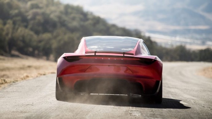 По срокам выхода Tesla Roadster второго поколения до сих пор нет ясности