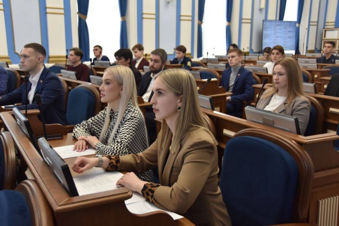 Инициативный настрой. В Перми прошло первое в этом году заседание Молодежного парламента