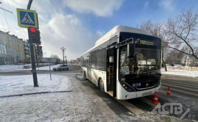 В Южно-Сахалинске женщина умерла в больнице после наезда пассажирского автобуса