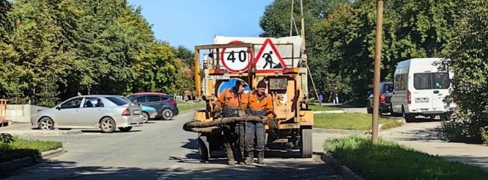 На нескольких улицах Новосибирска запретили парковаться по ночам