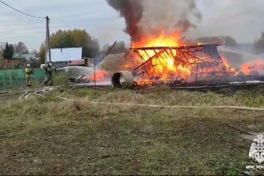 Дом многодетной семьи из Вологодского округа сгорел дотла