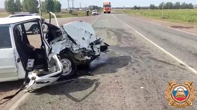 Один погиб, пятеро пострадали в столкновении двух машин в Башкирии