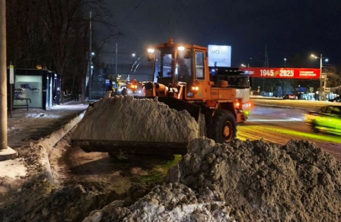 С улиц Владивостока вывезли более 2 тысяч кубометров снега