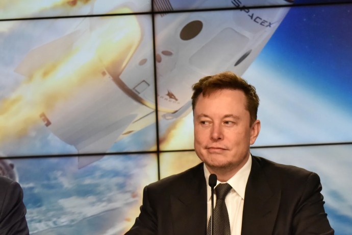 Маск заявил, что регулятор США мешает SpaceX отправить человека на Марс