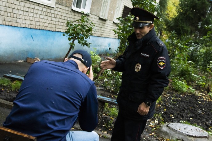 В Пензенской области ревнивый пенсионер напал с ножом на молодого соперника