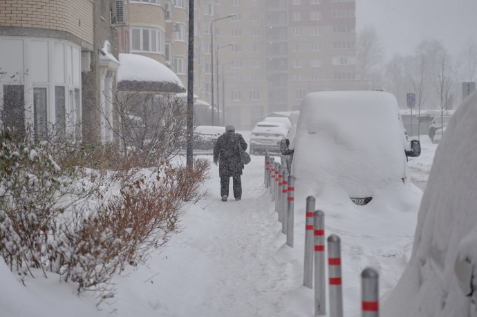 МЧС: 16 декабря в Москве местами ожидается метель и гололедица