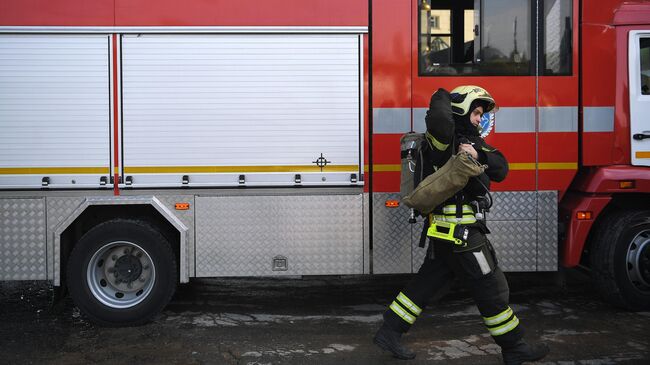 В Донецке при пожаре сгорела кровля пятиэтажного дома