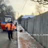 В Белгороде обрабатывают дороги и тротуары от наледи