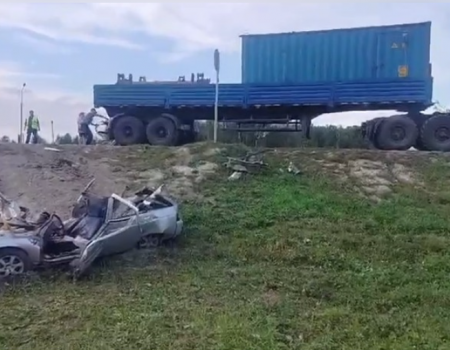 Дальнобойщик из Башкирии погубил семью в Кемеровской области - видео