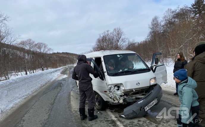 На охотской трассе водитель потерял сознание за рулём