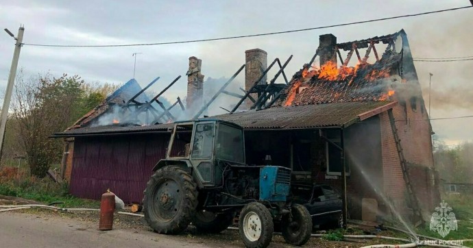 Остались только стены: в пожаре под Багратионовском едва не погиб брат самой титулованной калининградской самбистки