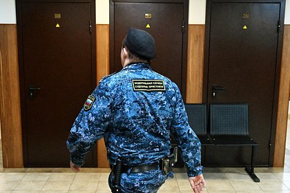 Доцента петербургского университета с аватаркой с флагом Украины оштрафовали