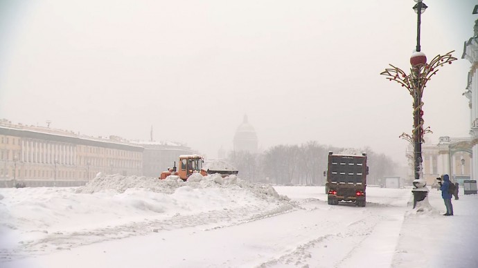 За неделю из Петербурга вывезли 186 тысяч кубометров снега