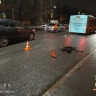 В Петербурге автобус сбил пожилого самокатчика, ехавшего на «красный»