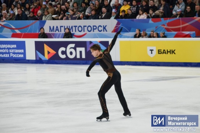 Евгений Семененко сенсационно провалил короткую программу на старте Гран-При России