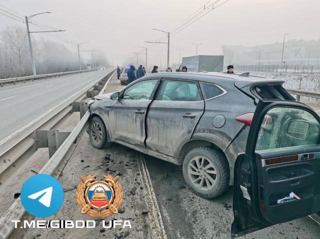 Трое пострадали в массовом ДТП на проспекте Дружбы народов в Уфе