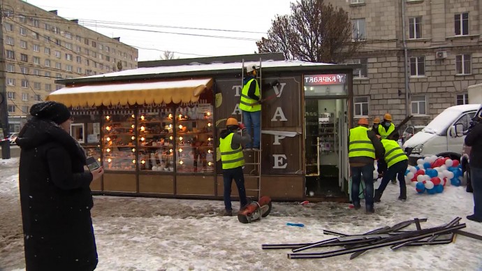 В петербургском ЗакСе предложили усилить контроль за размещением нестационарных торговых объектов