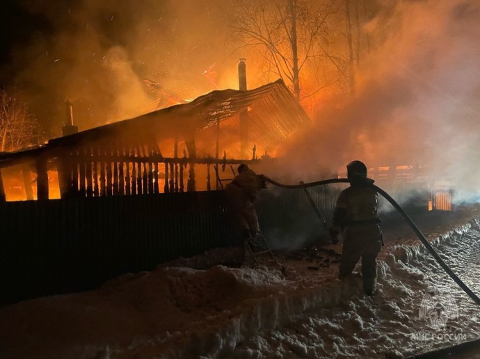 За сутки кировские пожарные ликвидировали шесть возгораний