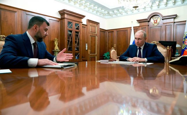 Путин отметил, что находится в постоянном контакте с главой ДНР Пушилиным