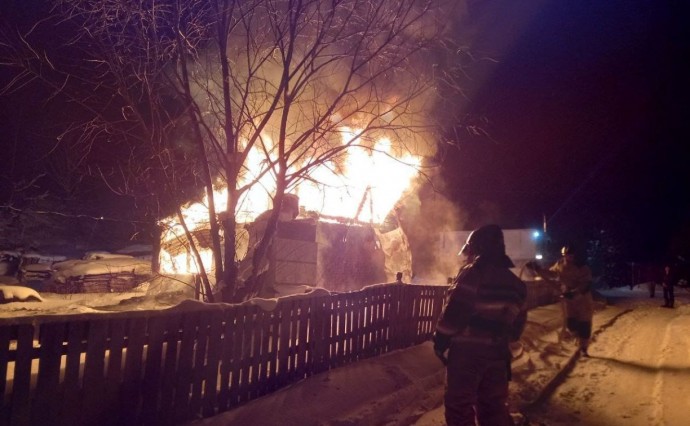 Крупный пожар в жилом доме произошёл в Поронайске